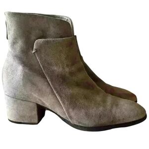 Sesto Meucci Italian ladies Booties. Gray Suede Size 10. Excellent condition.